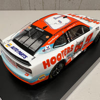CHASE ELLIOTT 2022 HOOTERS 1:24 ARC DIECAST MODEL
