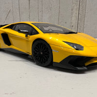 LAMBORGHINI AVENTADOR LP750-4 SV (NEW GIALLO ORION/METALLIC YELLOW) 1:18 - AUTOART