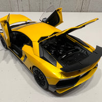 LAMBORGHINI AVENTADOR LP750-4 SV (NEW GIALLO ORION/METALLIC YELLOW) 1:18 - AUTOART