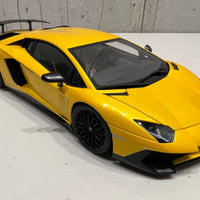 LAMBORGHINI AVENTADOR LP750-4 SV (NEW GIALLO ORION/METALLIC YELLOW) 1:18 - AUTOART