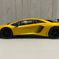 LAMBORGHINI AVENTADOR LP750-4 SV (NEW GIALLO ORION/METALLIC YELLOW) 1:18 - AUTOART