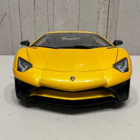 LAMBORGHINI AVENTADOR LP750-4 SV (NEW GIALLO ORION/METALLIC YELLOW) 1:18 - AUTOART