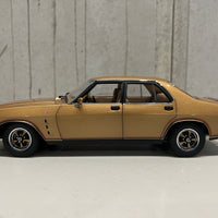 HOLDEN HZ GTS SANDLEWOOD METALLIC 1:18 - Classic Carlectables