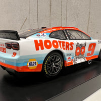 CHASE ELLIOTT 2022 HOOTERS 1:24 ARC DIECAST MODEL