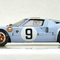 Ford GT 40 No.9 Winner 24H Le Mans 1968 - P. Rodriguez - L. Bianchi - With Acrylic Cover - 1:18 Scale Resin Model Car