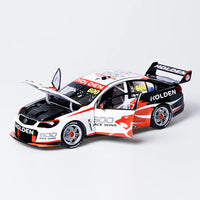 1:18 Holden VF Commodore - Holden 600 Race Wins Celebration Livery - Authentic Collectables