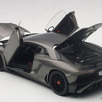 LAMBORGHINI AVENTADOR LP750-4 SV (GRIGIO TITANS/MATT GREY) 1:18 - AUTOART