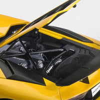 LAMBORGHINI AVENTADOR LP750-4 SV (NEW GIALLO ORION/METALLIC YELLOW) 1:18 - AUTOART