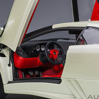LAMBORGHINI DIABLO SE30 JOTA (BALLON WHITE/PEARL WHITE) 1:18 AUTOART