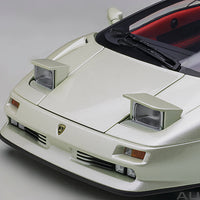 LAMBORGHINI DIABLO SE30 JOTA (BALLON WHITE/PEARL WHITE) 1:18 AUTOART