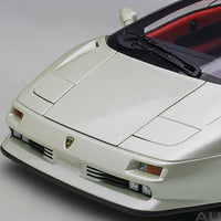 LAMBORGHINI DIABLO SE30 JOTA (BALLON WHITE/PEARL WHITE) 1:18 AUTOART