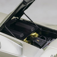 LAMBORGHINI DIABLO SE30 JOTA (BALLON WHITE/PEARL WHITE) 1:18 AUTOART