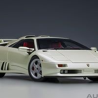 LAMBORGHINI DIABLO SE30 JOTA (BALLON WHITE/PEARL WHITE) 1:18 AUTOART