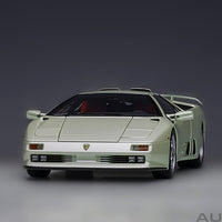 LAMBORGHINI DIABLO SE30 JOTA (BALLON WHITE/PEARL WHITE) 1:18 AUTOART
