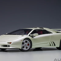 LAMBORGHINI DIABLO SE30 JOTA (BALLON WHITE/PEARL WHITE) 1:18 AUTOART