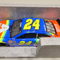 JEFF GORDON 2015 AXALTA RAINBOW WARRIOR 1:24 ELITE DIECAST MODEL