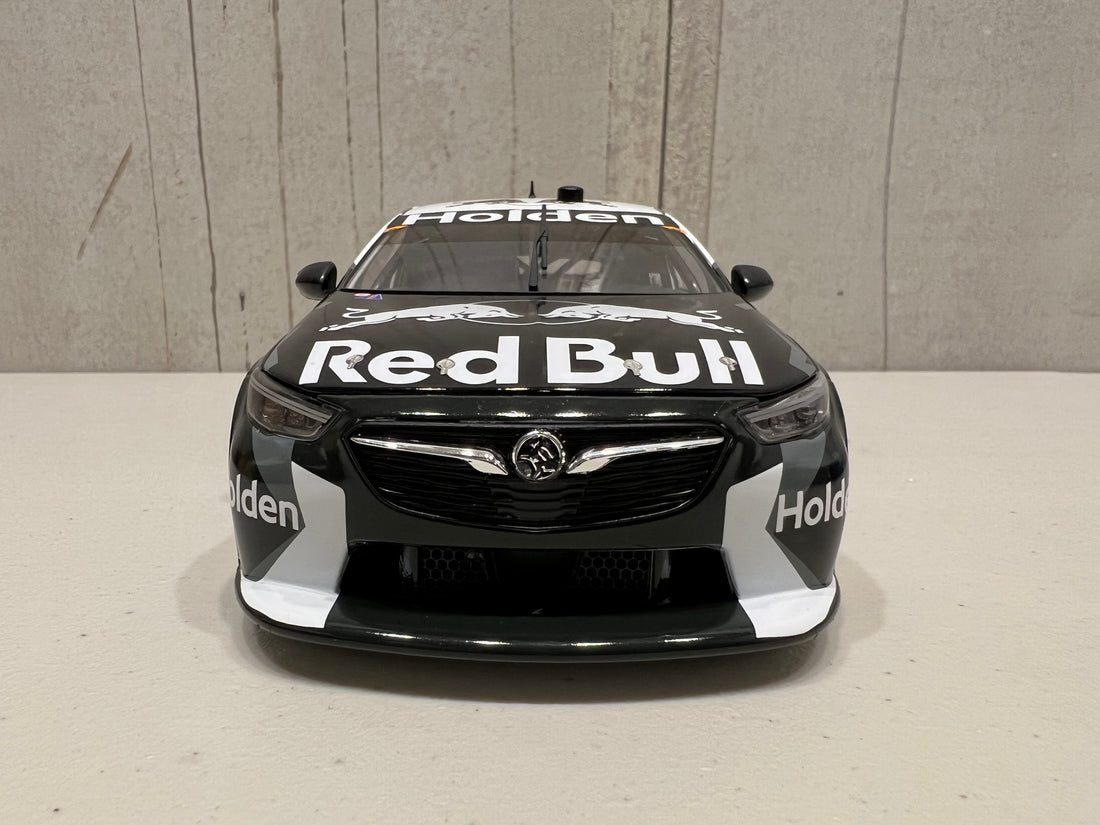 JAMIE WHINCUP & SHANE VAN GISBERGEN - TRIPLE EIGHT RACE ENGINEERING - HOLDEN ZB COMMODORE SUPERCAR TEST LIVERY - 1:18 SCALE DIECAST MODEL - BIANTE