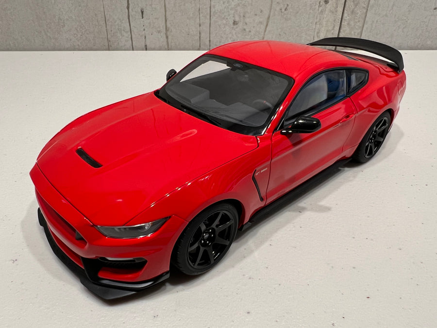 FORD SHELBY GT-350R (RACE RED) 1:18 SCALE - AUTOART