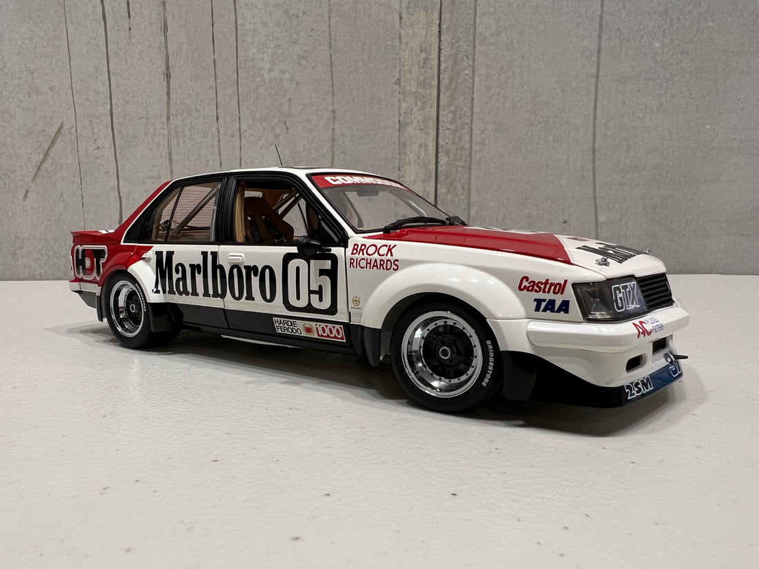 Holden VC Commodore Peter Brock 1980 Bathurst Winner - 1:18 Scale Diecast Model - CLASSIC CARLECTABLES