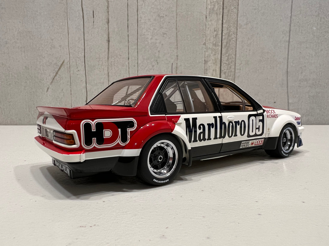 Holden VC Commodore Peter Brock 1980 Bathurst Winner - 1:18 Scale Diecast Model - CLASSIC CARLECTABLES