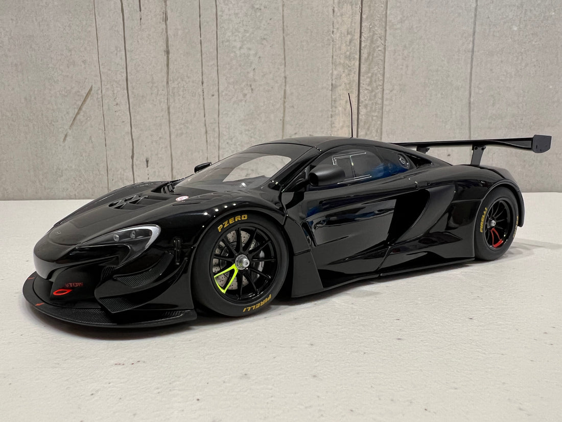 McLAREN 650S GT3 (GLOSS BLACK/MATT BLACK ACCENTS) 1:18 - AUTOART