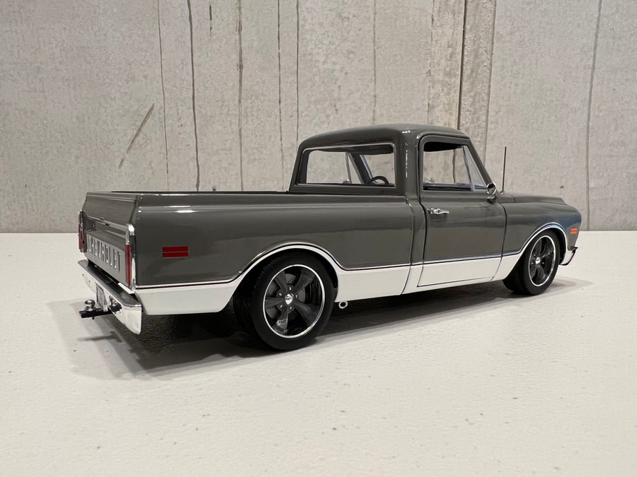 1969 CHEVROLET C10 CUSTOM - LS-10 - 1:18 SCALE DIECAST MODEL - ACME