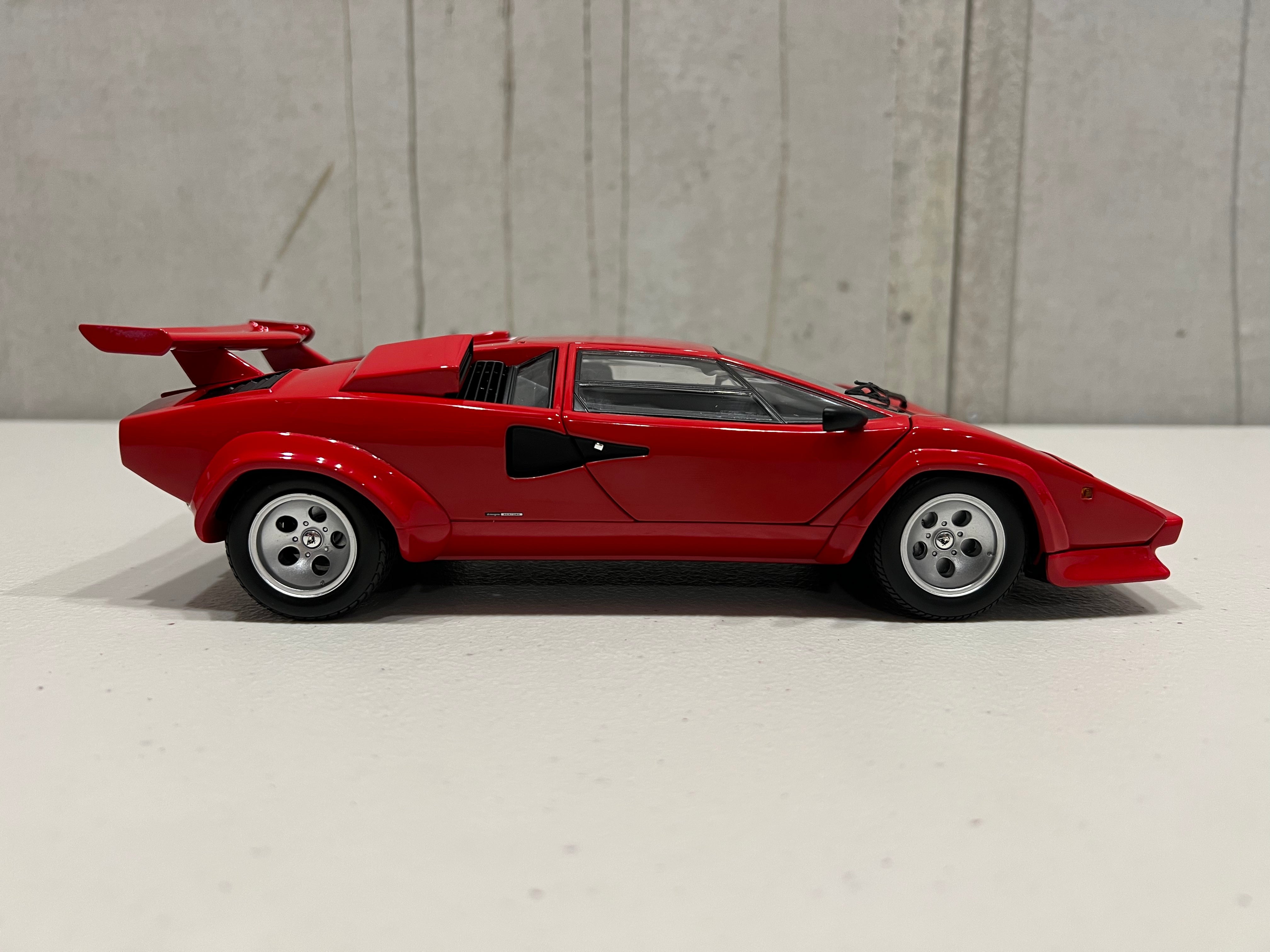 Lamborghini Countach LP500S - Red - Product specification as identical