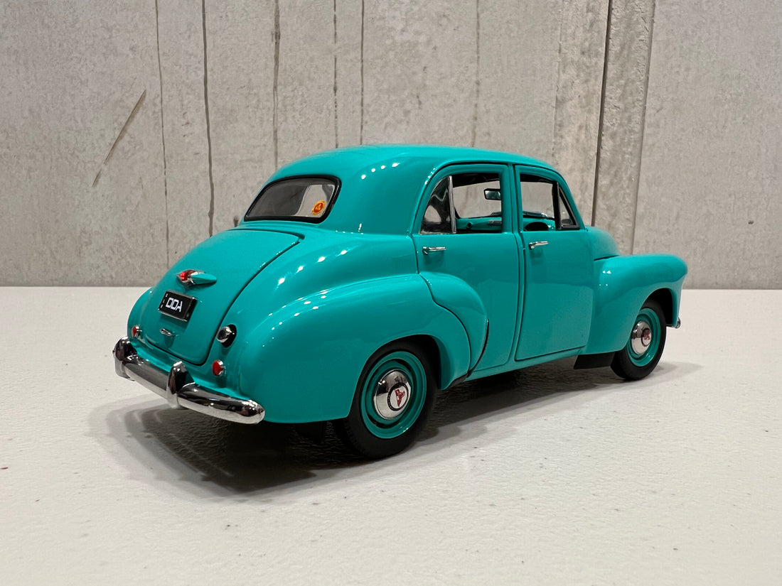 1948 GREEN FX HOLDEN SEDAN - 1:24 SCALE DIECAST MODEL - DDA