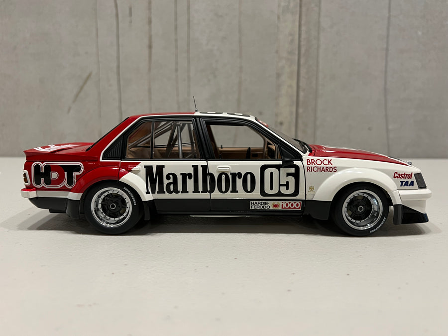 Holden VC Commodore Peter Brock 1980 Bathurst Winner - 1:18 Scale Diecast Model - CLASSIC CARLECTABLES
