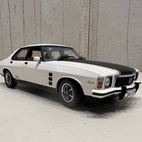 HOLDEN HX MONARO GTS SEDAN – COTILLION WHITE - 1:18 DIECAST MODEL