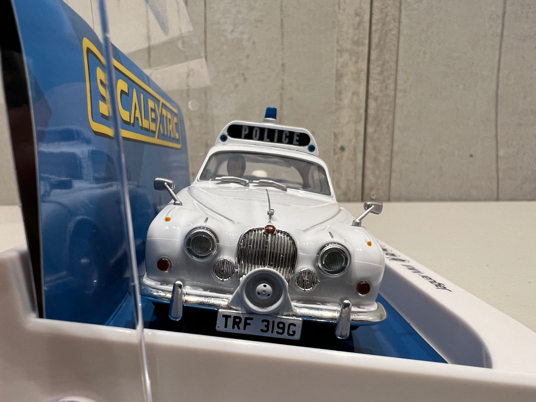 SCALEX JAGUAR MK2 - POLICE EDITION