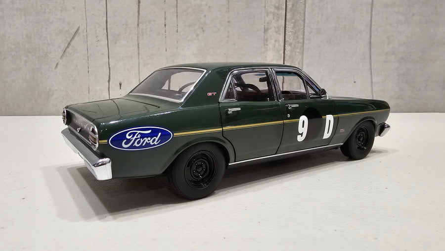 FRED GIBSON - BARRY SETON - 1968 BATHURST XT GT FORD FALCON #9D - 1:18 SCALE DIECAST MODEL - CLASSIC CARLECTABLES