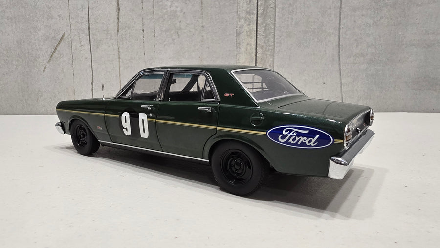 FRED GIBSON - BARRY SETON - 1968 BATHURST XT GT FORD FALCON #9D - 1:18 SCALE DIECAST MODEL - CLASSIC CARLECTABLES