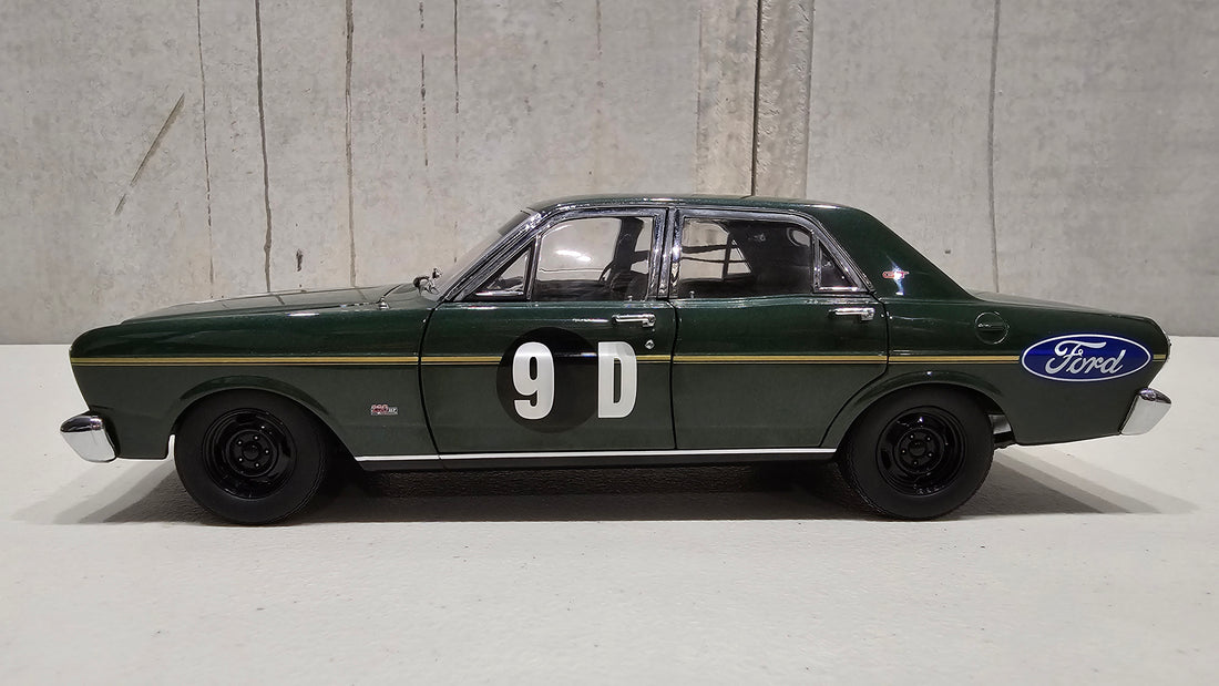 FRED GIBSON - BARRY SETON - 1968 BATHURST XT GT FORD FALCON #9D - 1:18 SCALE DIECAST MODEL - CLASSIC CARLECTABLES