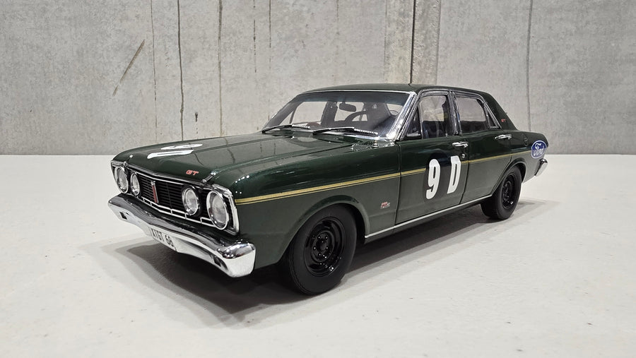 FRED GIBSON - BARRY SETON - 1968 BATHURST XT GT FORD FALCON #9D - 1:18 SCALE DIECAST MODEL - CLASSIC CARLECTABLES