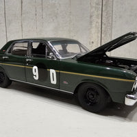 FRED GIBSON - BARRY SETON - 1968 BATHURST XT GT FORD FALCON #9D - 1:18 SCALE DIECAST MODEL - CLASSIC CARLECTABLES