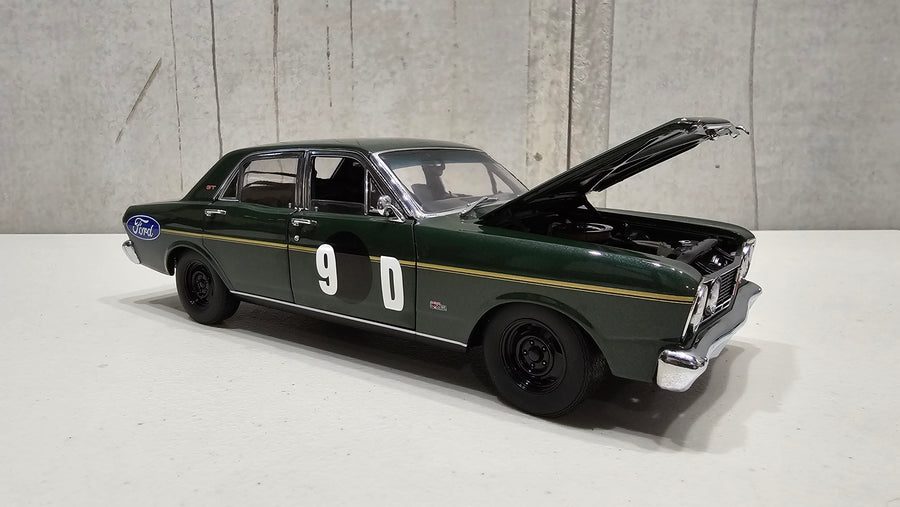 FRED GIBSON - BARRY SETON - 1968 BATHURST XT GT FORD FALCON #9D - 1:18 SCALE DIECAST MODEL - CLASSIC CARLECTABLES