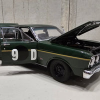 FRED GIBSON - BARRY SETON - 1968 BATHURST XT GT FORD FALCON #9D - 1:18 SCALE DIECAST MODEL - CLASSIC CARLECTABLES