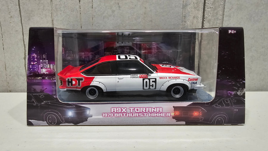 LIGHT UP PETER BROCK - HOLDEN A9X TORANA 1979 308 BATHURST - 1:24 SCALE