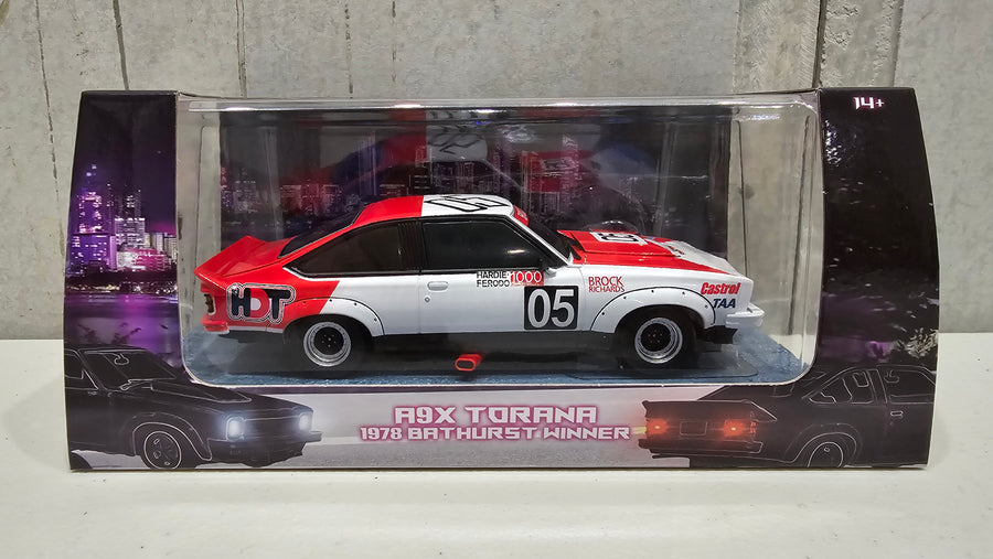 LIGHT UP PETER BROCK - HOLDEN A9X TORANA 1978 308 BATHURST - 1:24 SCALE