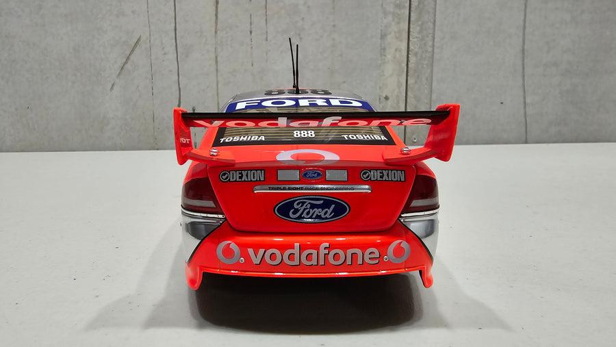 2007 BATHURST WINNER - CRAIG LOWNDES/JAMIE WHINCUP - 1:18 SCALE DIECAST MODEL - CLASSIC CARLECTABLES