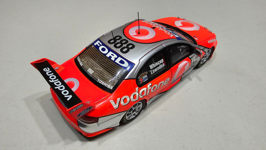 2007 BATHURST WINNER - CRAIG LOWNDES/JAMIE WHINCUP - 1:18 SCALE DIECAST MODEL - CLASSIC CARLECTABLES