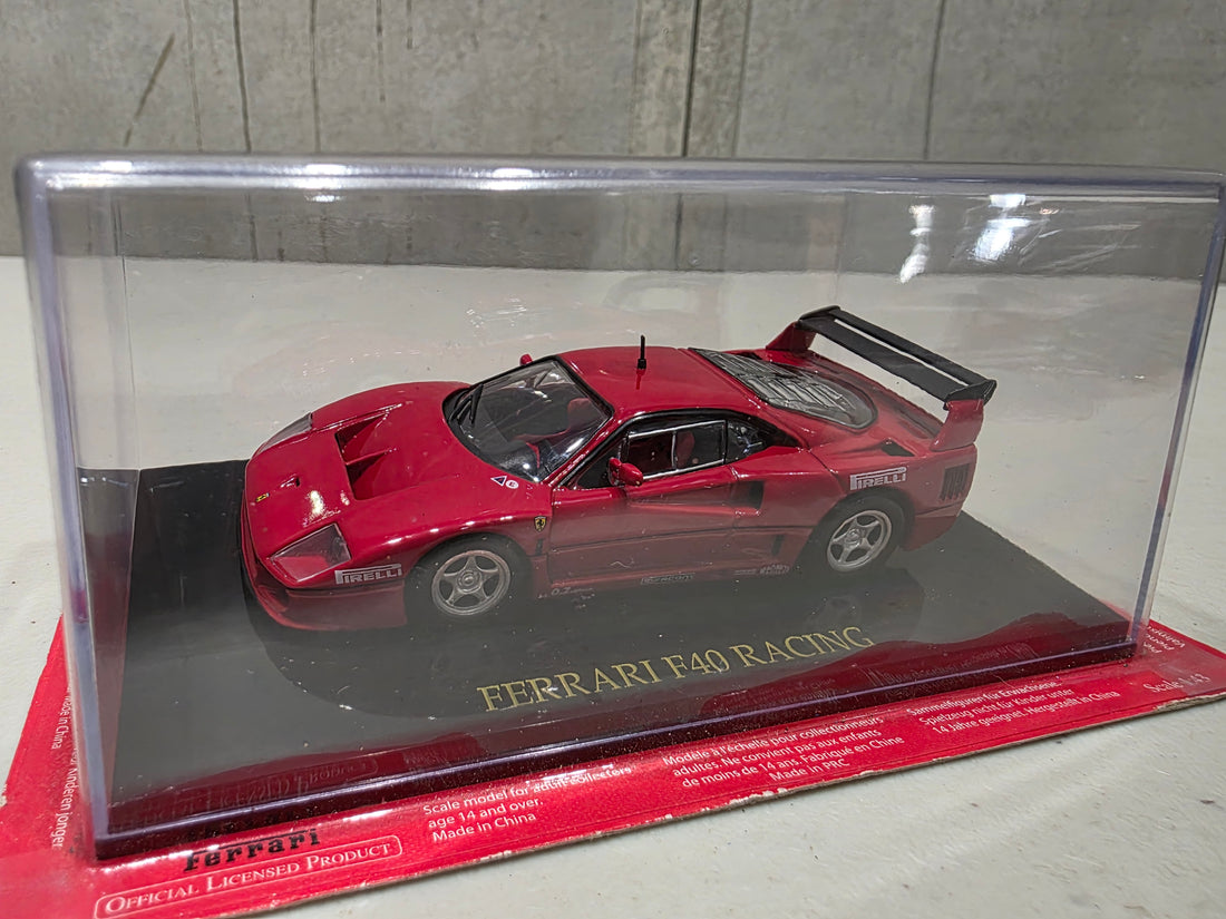 FERRARI F40 RACING - 1:43 SCALE DIECAST MODEL