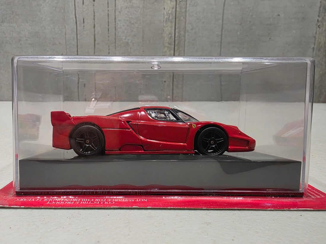 FERRARI FFX - 1:43 SCALE DIECAST MODEL
