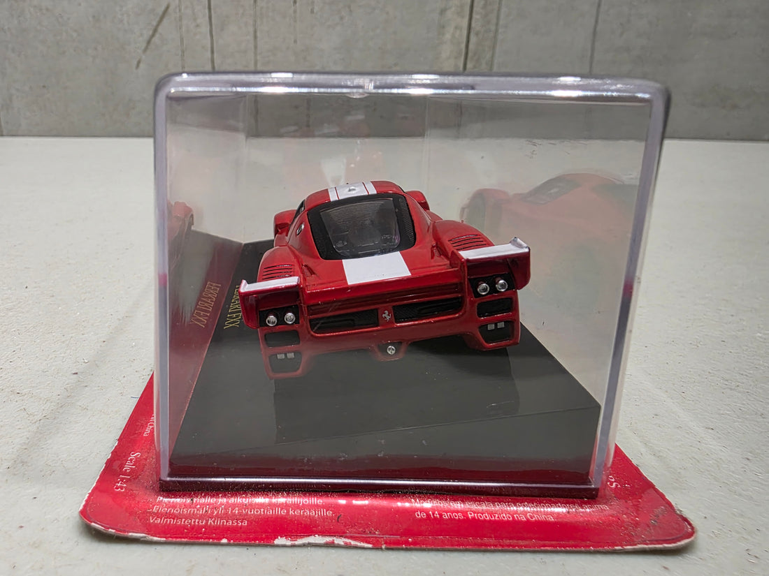 FERRARI FFX - 1:43 SCALE DIECAST MODEL
