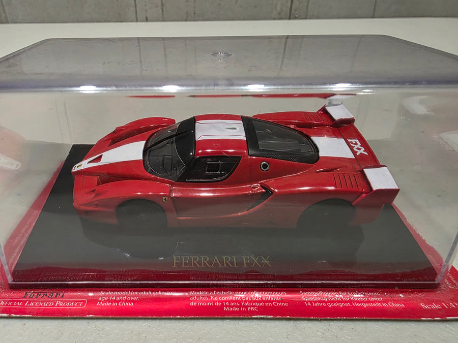 FERRARI FFX - 1:43 SCALE DIECAST MODEL