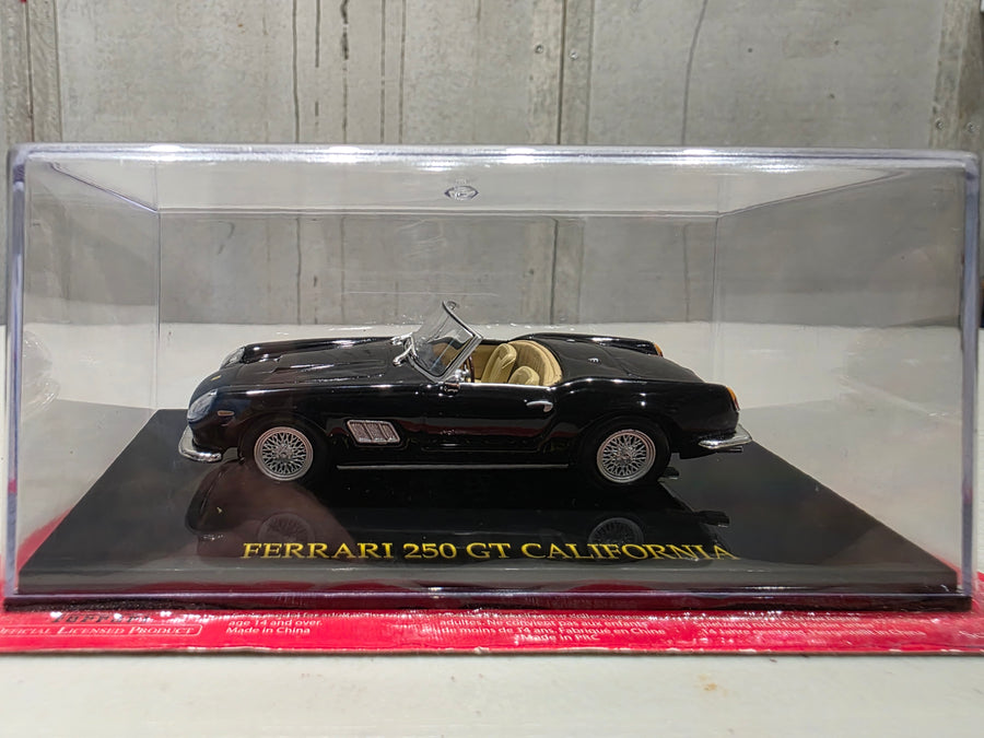 FERRARI 250 GT CALIFORNIA - 1:43 SCALE DIECAST MODEL