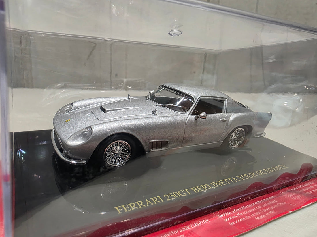 FERRARI 250GT BERLINETTA TOUR FRANCE - 1:43 SCALE DIECAST MODEL