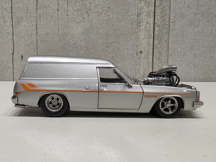 BLOWN HOLDEN HZ SANDMAN PANELVAN - SILVER 1:24 SCALE DIECAST MODEL - DDA