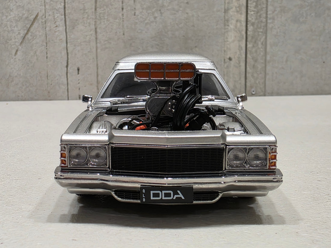BLOWN HOLDEN HZ SANDMAN PANELVAN - SILVER 1:24 SCALE DIECAST MODEL - DDA
